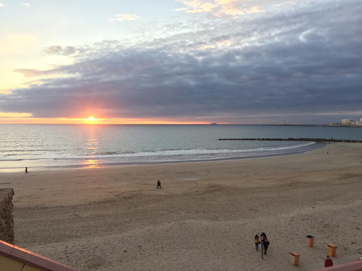 Apartamento Duplex La Estrella Cádiz Exteriör bild